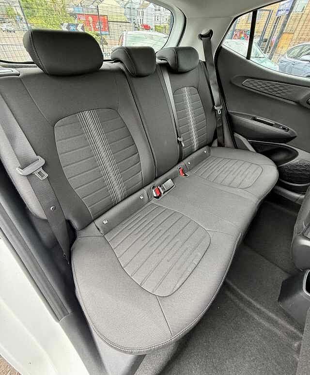 Hyundai i10 1.0 MPi SE Connect 5dr Auto