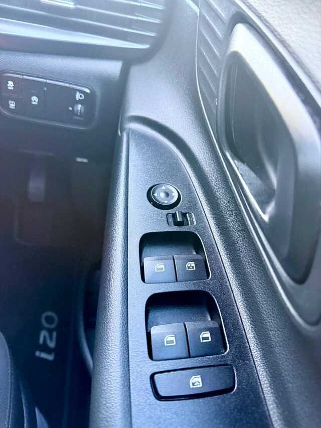 Hyundai i20 1.0T GDi 48V MHD SE Connect 5dr